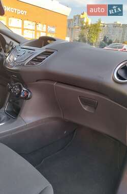 Седан Ford Fiesta 2015 в 