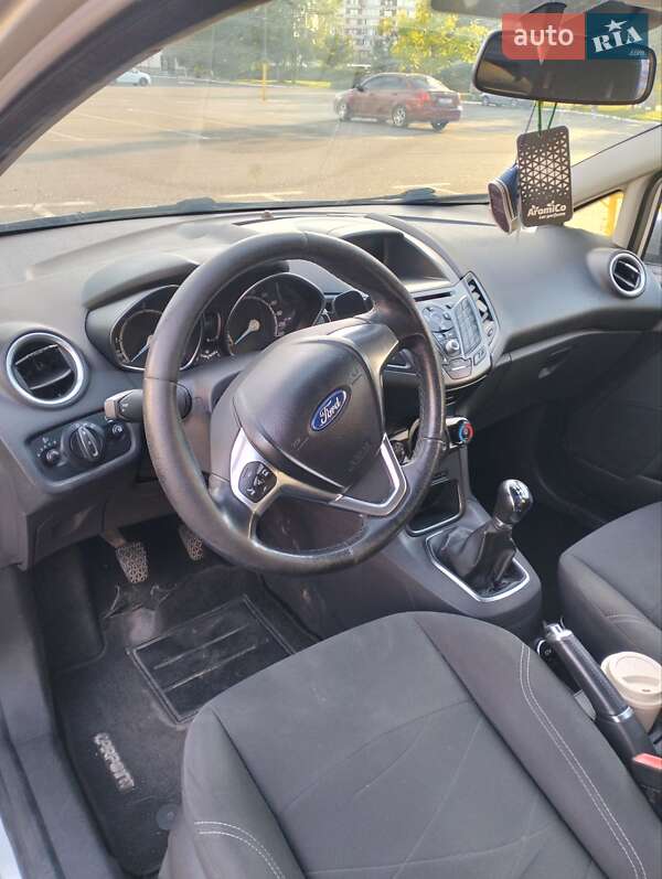 Седан Ford Fiesta 2015 в Броварах