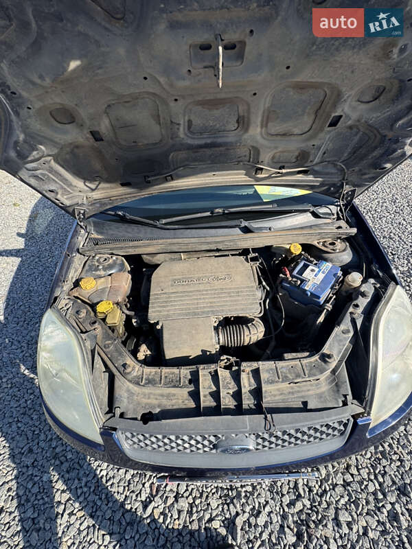 Хэтчбек Ford Fiesta 2005 в Дергачах