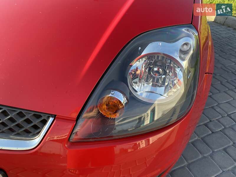 Хэтчбек Ford Fiesta 2006 в Киеве