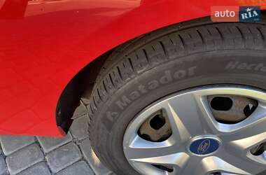 Хэтчбек Ford Fiesta 2006 в 