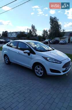 Седан Ford Fiesta 2015 в 