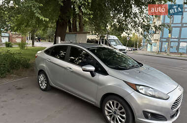 Седан Ford Fiesta 2014 в 
