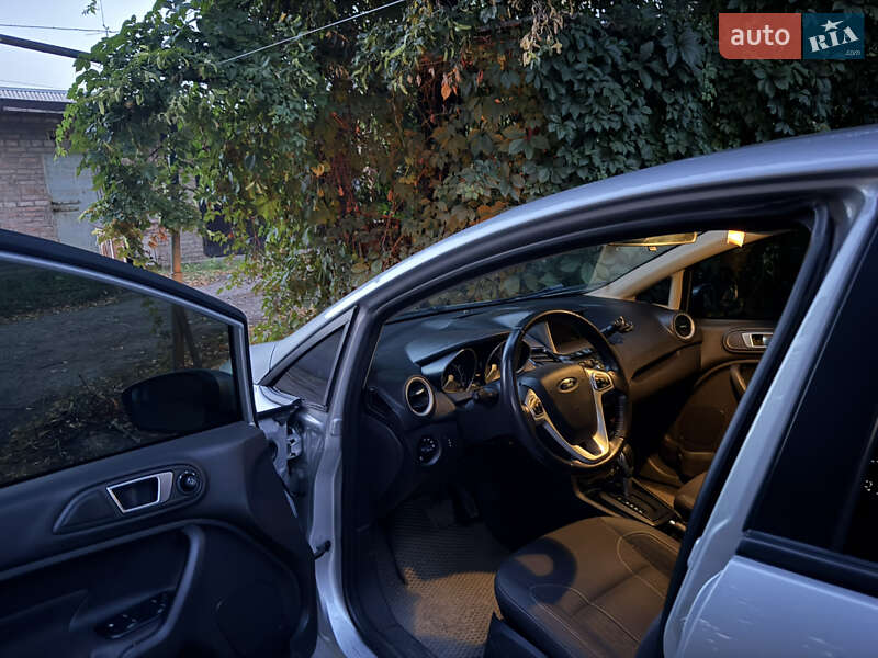 Седан Ford Fiesta 2014 в Днепре