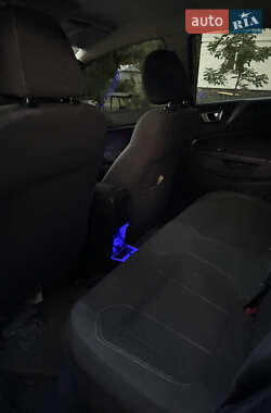 Седан Ford Fiesta 2014 в 