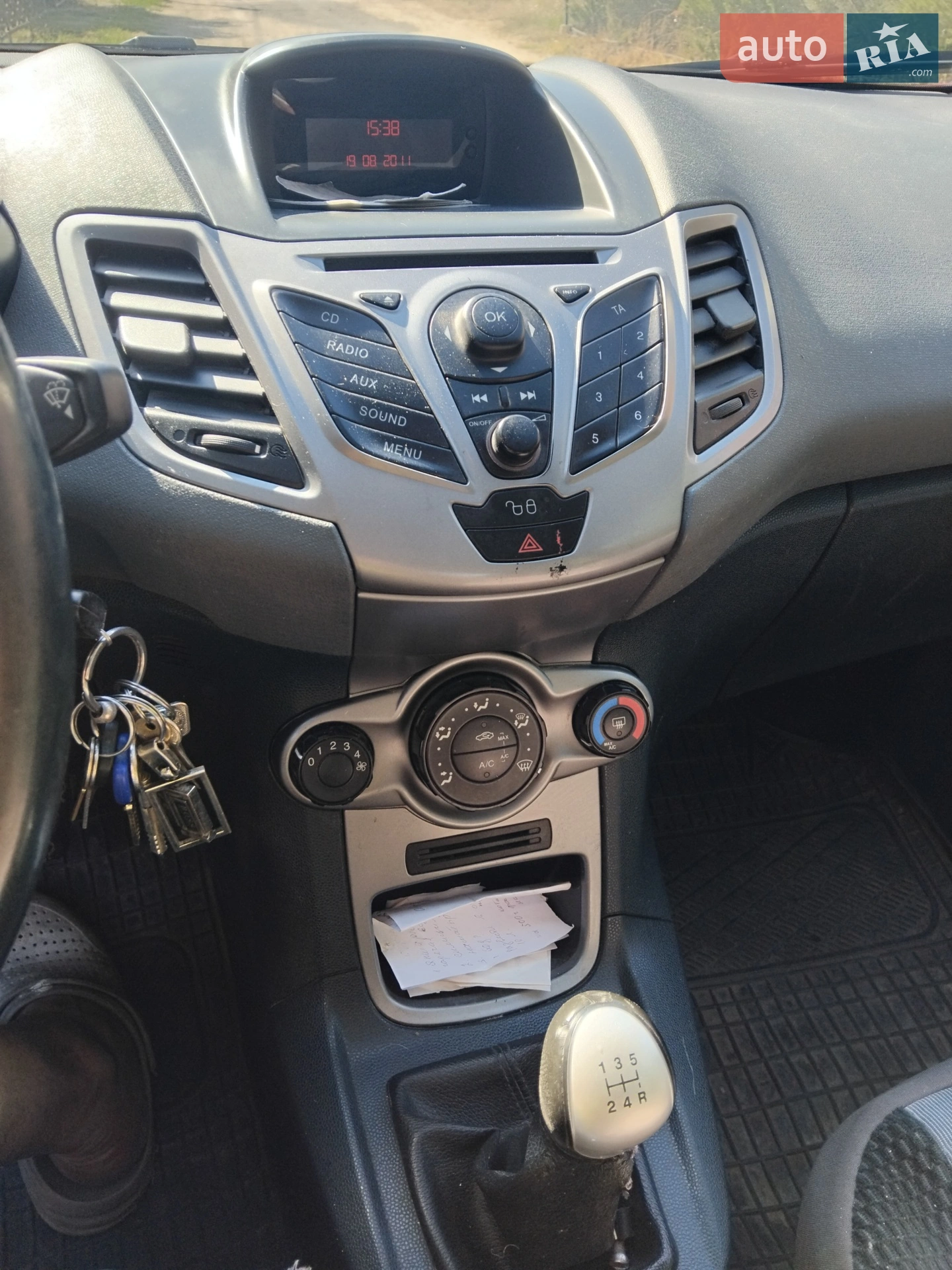 2010 Ford Fiesta - мініатюра 3