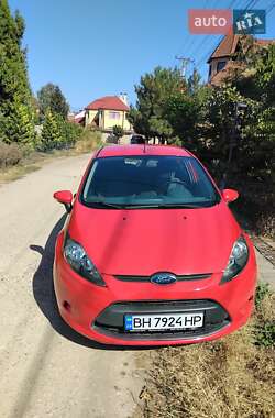 Хэтчбек Ford Fiesta 2010 в Малодолинском