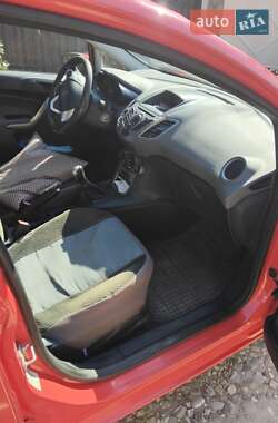 Хэтчбек Ford Fiesta 2010 в 
