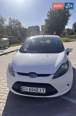 Хэтчбек Ford Fiesta 2011 в 