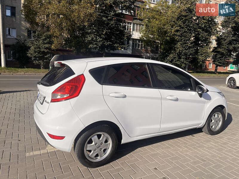 Хэтчбек Ford Fiesta 2011 в Хмельницком