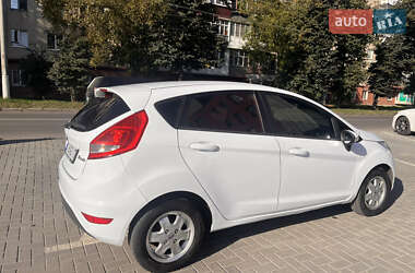 Хэтчбек Ford Fiesta 2011 в 
