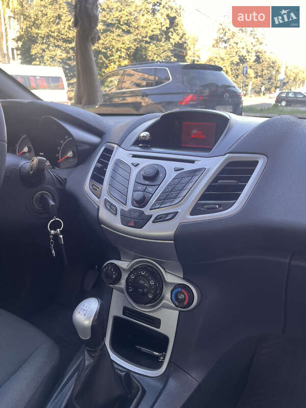 Хэтчбек Ford Fiesta 2011 в Хмельницком