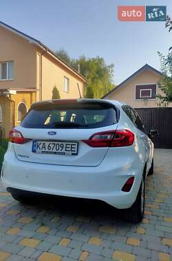 Хэтчбек Ford Fiesta 2018 в 