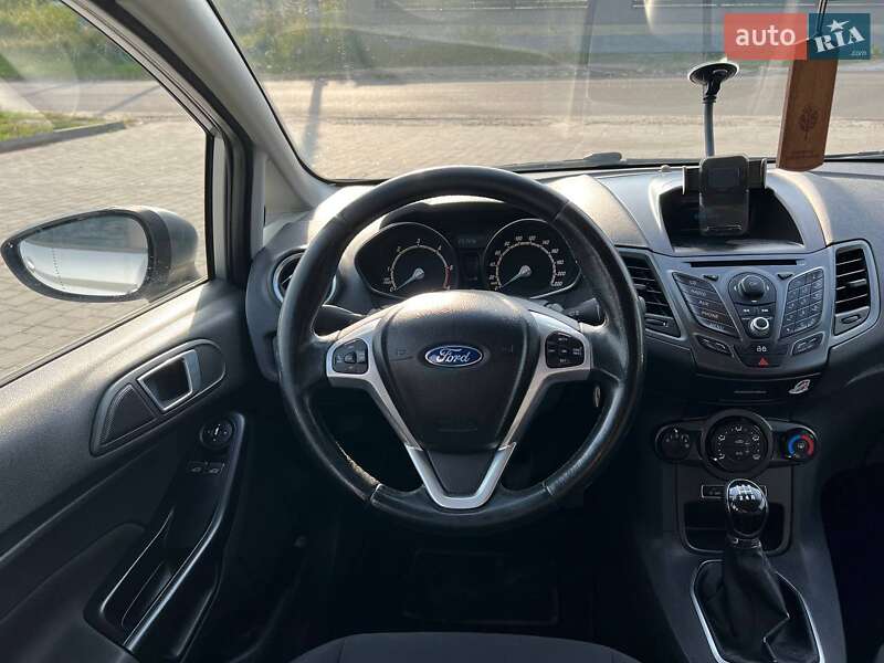 Хэтчбек Ford Fiesta 2013 в Львове