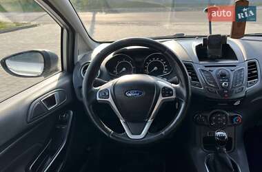 Хэтчбек Ford Fiesta 2013 в 