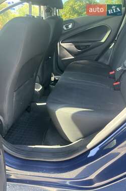 Хэтчбек Ford Fiesta 2014 в 