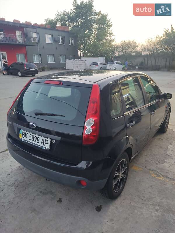 Хэтчбек Ford Fiesta 2007 в Вараше