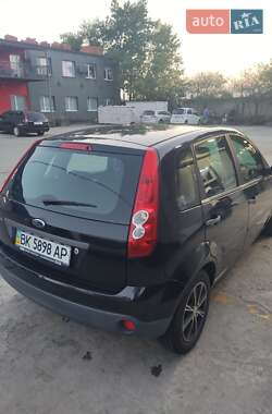 Хэтчбек Ford Fiesta 2007 в 