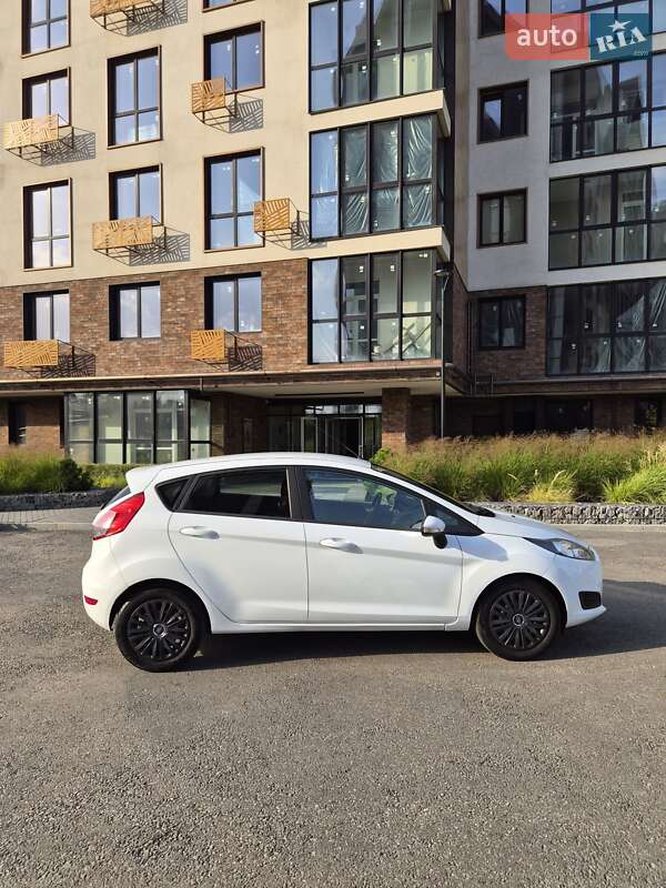 Хэтчбек Ford Fiesta 2016 в Харькове