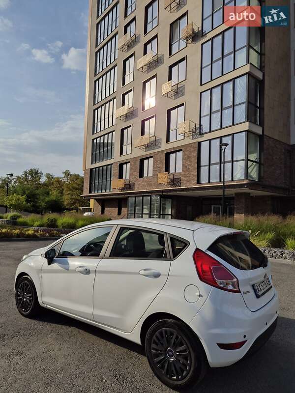 Хэтчбек Ford Fiesta 2016 в Харькове