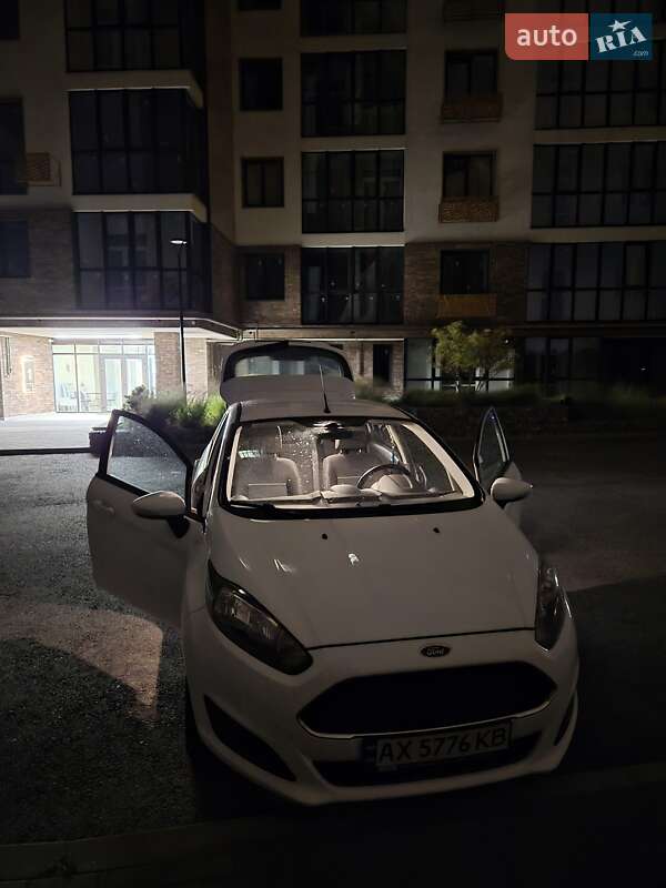 Хэтчбек Ford Fiesta 2016 в Харькове