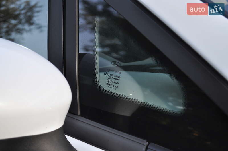 Хэтчбек Ford Fiesta 2013 в Киеве фото 13 Хэтчбек Ford Fiesta 2013 в Киеве