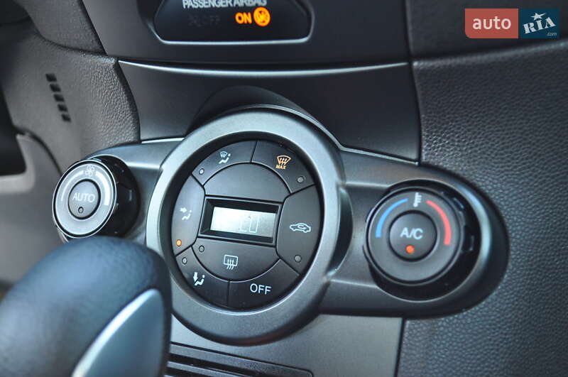 Хэтчбек Ford Fiesta 2013 в Киеве фото 48 Хэтчбек Ford Fiesta 2013 в Киеве