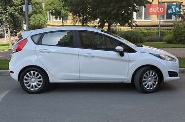 Хэтчбек Ford Fiesta 2015 в Киеве