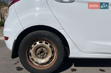 Хэтчбек Ford Fiesta 2012 в 
