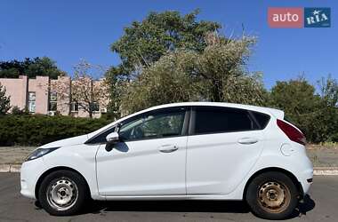 Хэтчбек Ford Fiesta 2012 в 