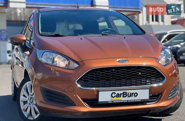 Хэтчбек Ford Fiesta 2016 в 