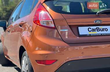 Хэтчбек Ford Fiesta 2016 в 