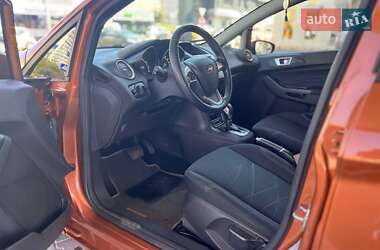 Хэтчбек Ford Fiesta 2016 в 