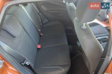 Хэтчбек Ford Fiesta 2016 в 