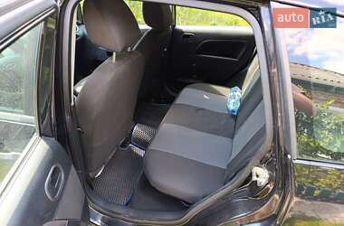 Хэтчбек Ford Fiesta 2007 в 