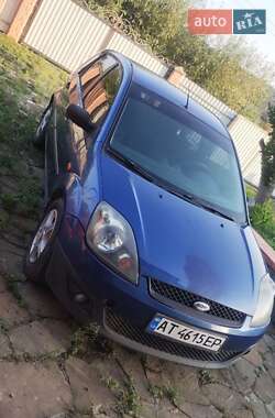 Хэтчбек Ford Fiesta 2006 в 