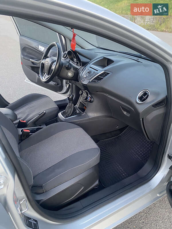 Хэтчбек Ford Fiesta 2013 в Киеве