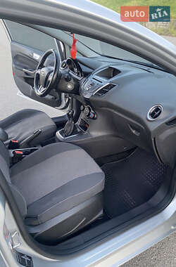 Хэтчбек Ford Fiesta 2013 в 