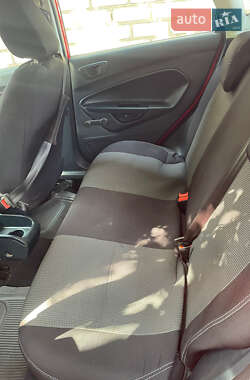 Хэтчбек Ford Fiesta 2012 в 