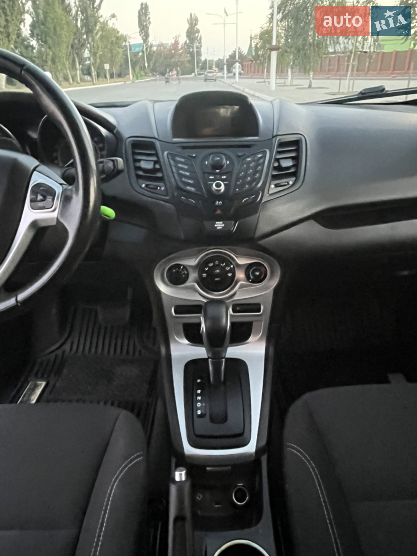 2013 Ford Fiesta - мініатюра 7