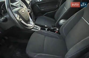 Хэтчбек Ford Fiesta 2013 в 