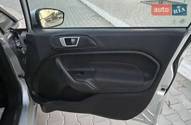 Хэтчбек Ford Fiesta 2013 в 