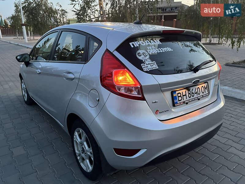 Хэтчбек Ford Fiesta 2013 в Измаиле