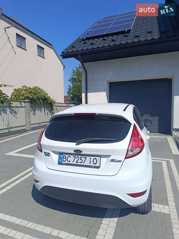 Хетчбек Ford Fiesta 2014 в Львові