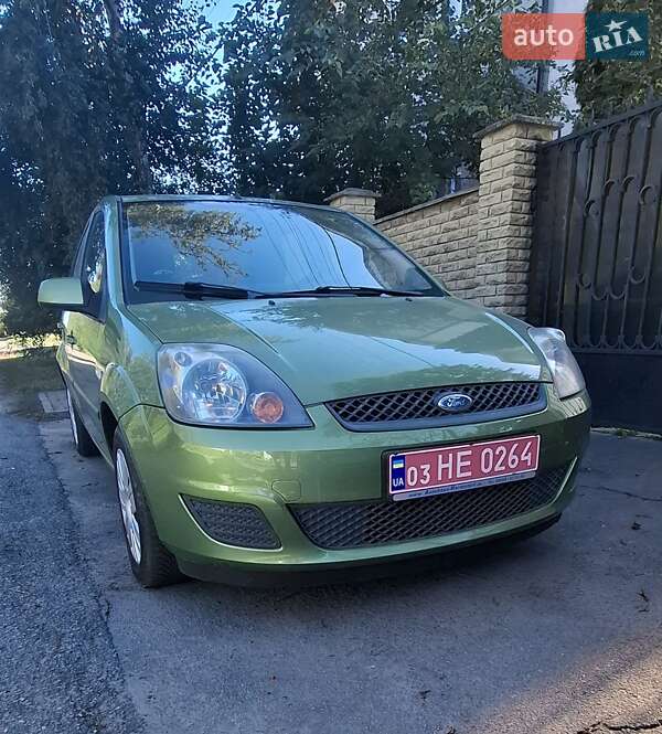Хэтчбек Ford Fiesta 2008 в 