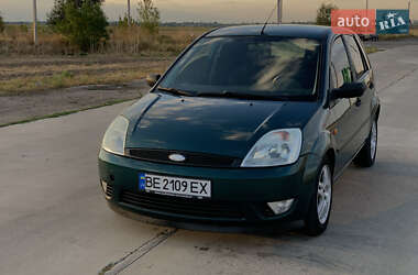 Хэтчбек Ford Fiesta 2003 в 