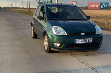 Хэтчбек Ford Fiesta 2003 в 
