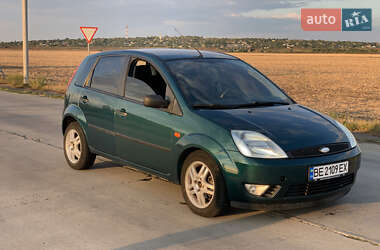 Хэтчбек Ford Fiesta 2003 в 