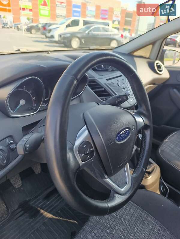 Хетчбек Ford Fiesta 2016 в Львові фото 11 Хетчбек Ford Fiesta 2016 в Львові