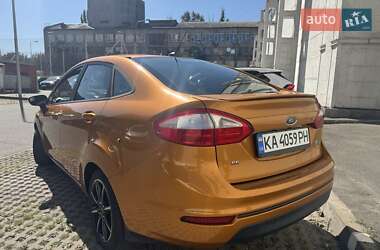 Седан Ford Fiesta 2015 в 